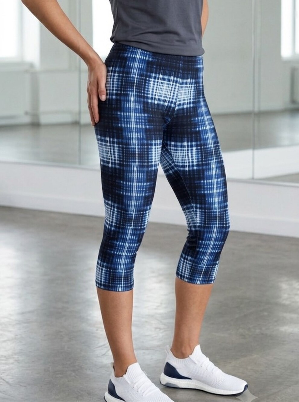 Women's Navy Plaid Stretch Leggings  .      AW 23
